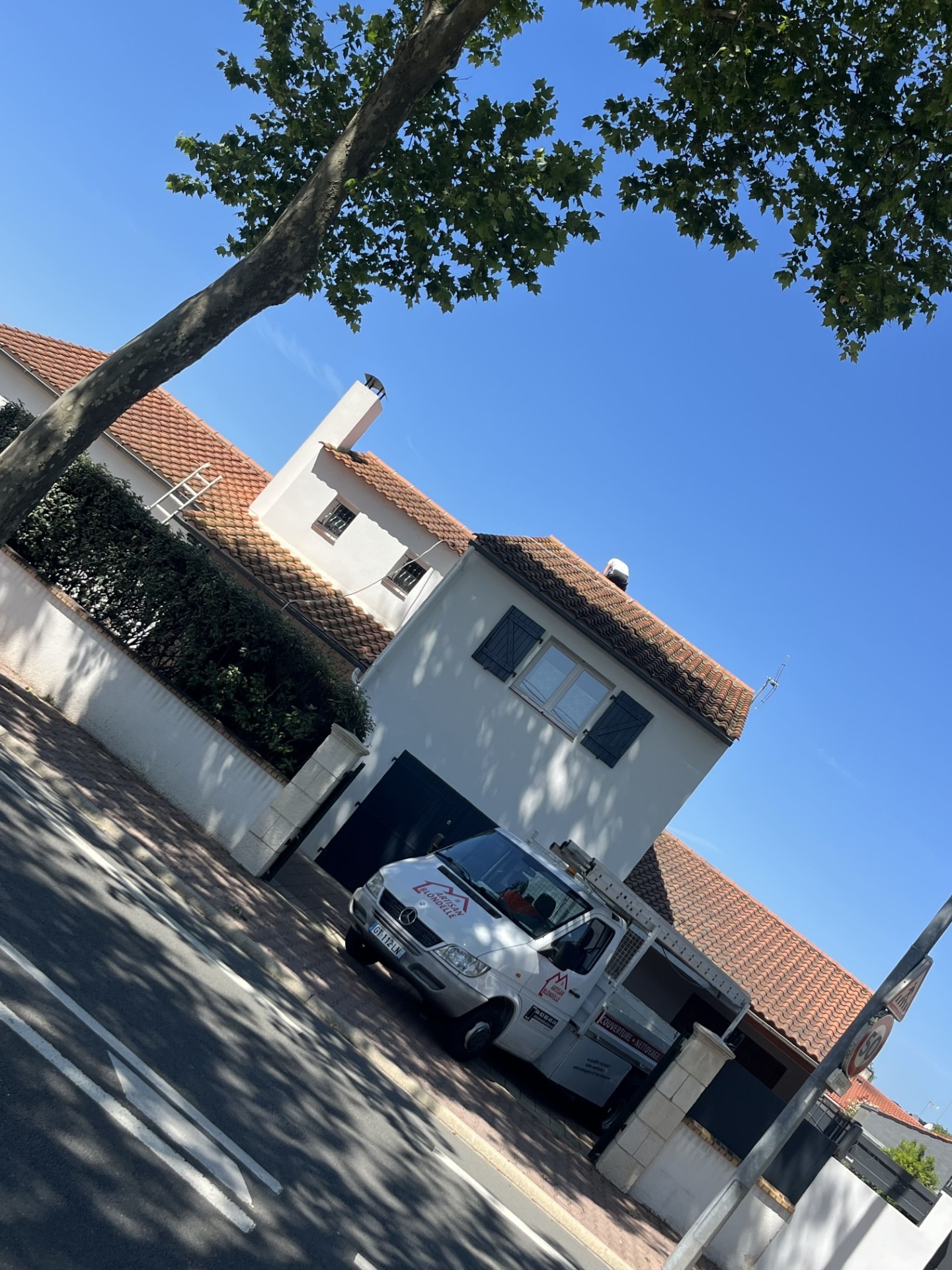 Rénovation extérieure avec toiture en tuiles